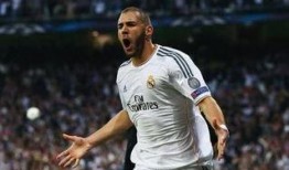 足坛最新爆料新闻直播视频,直播视频揭秘球星转会内幕